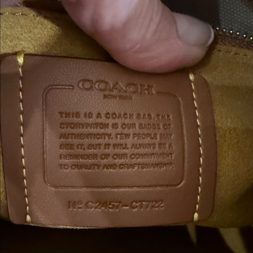 Coach Cargo Tan Leather Shoulder Bag - Picture 3 of 11
